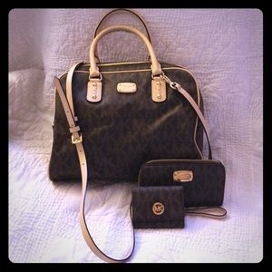 Michael Kors Purse/Wallets